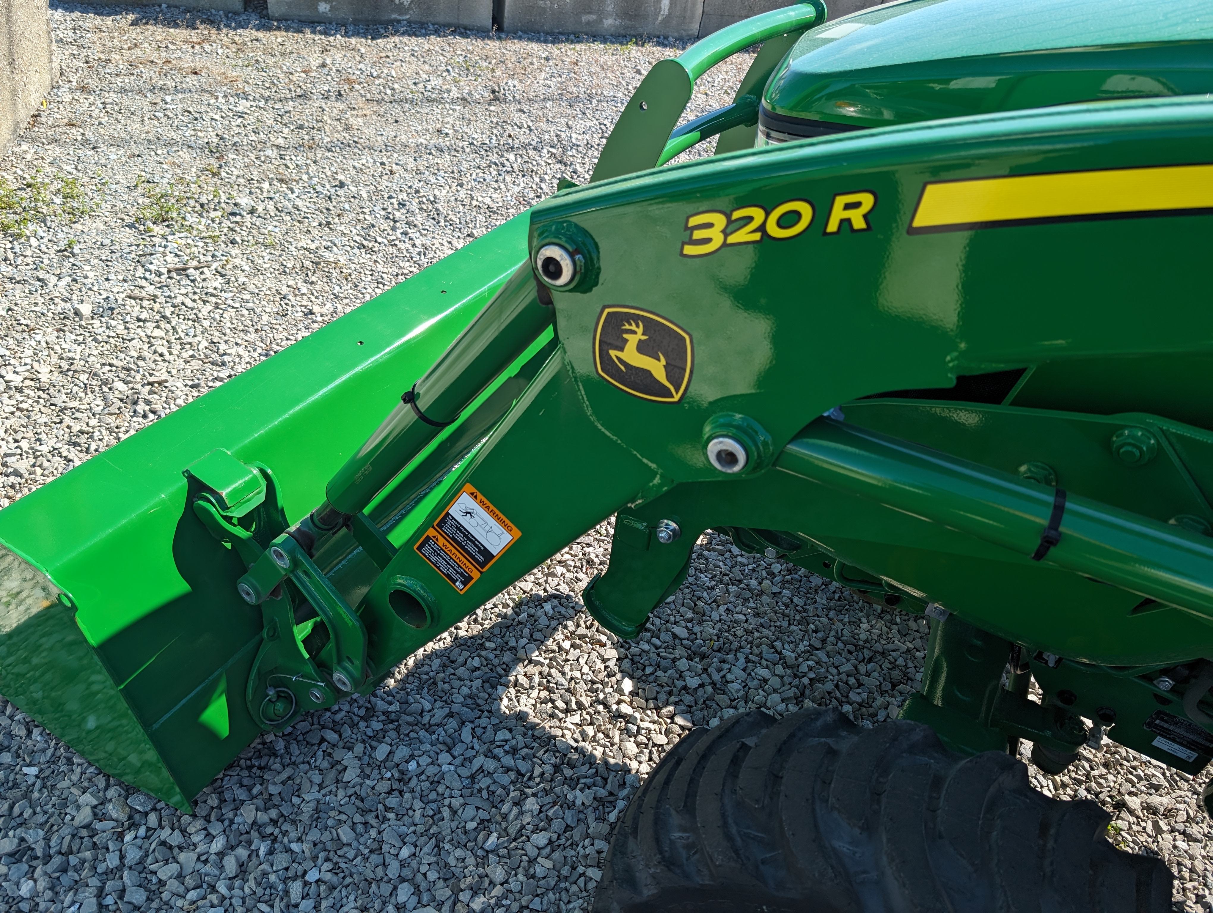 NEW – 2022 JOHN DEERE 3039R