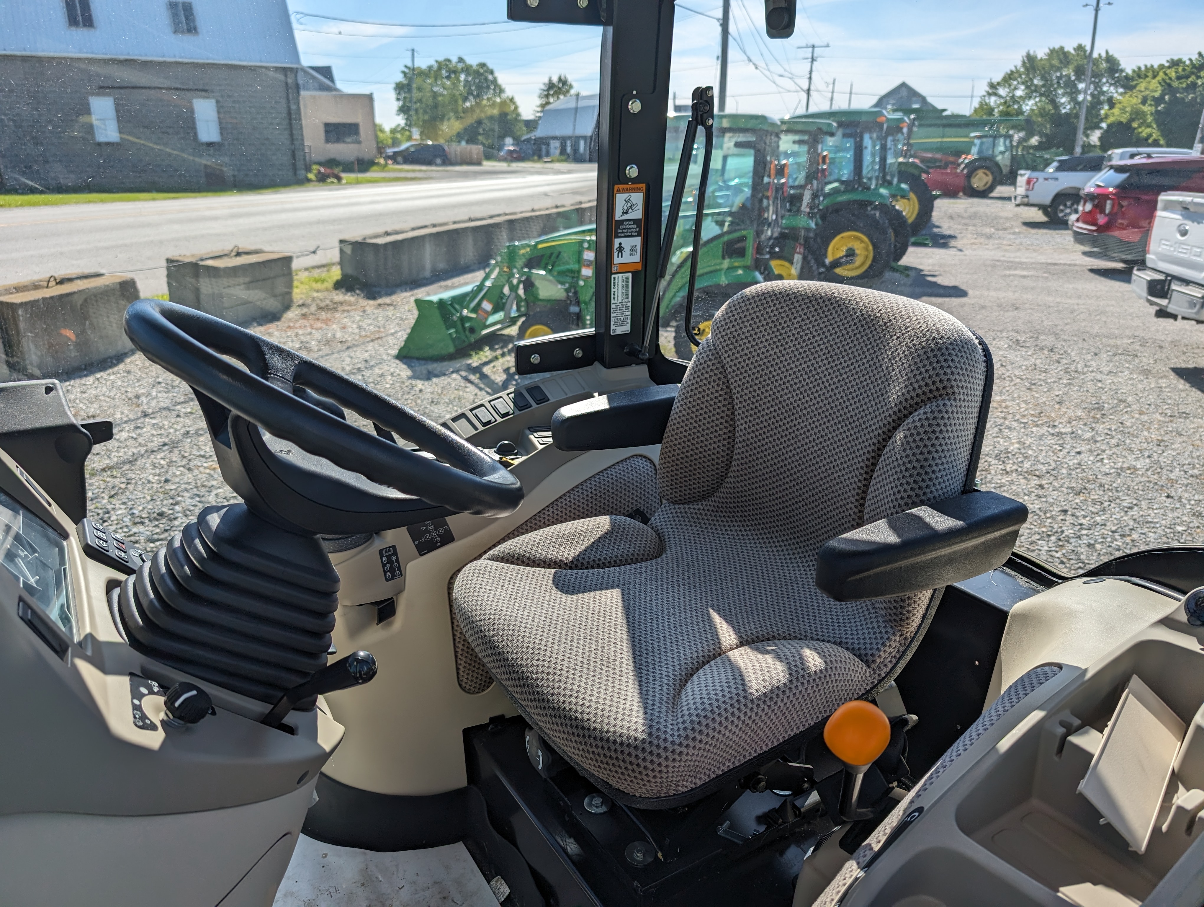 NEW – 2022 JOHN DEERE 3039R