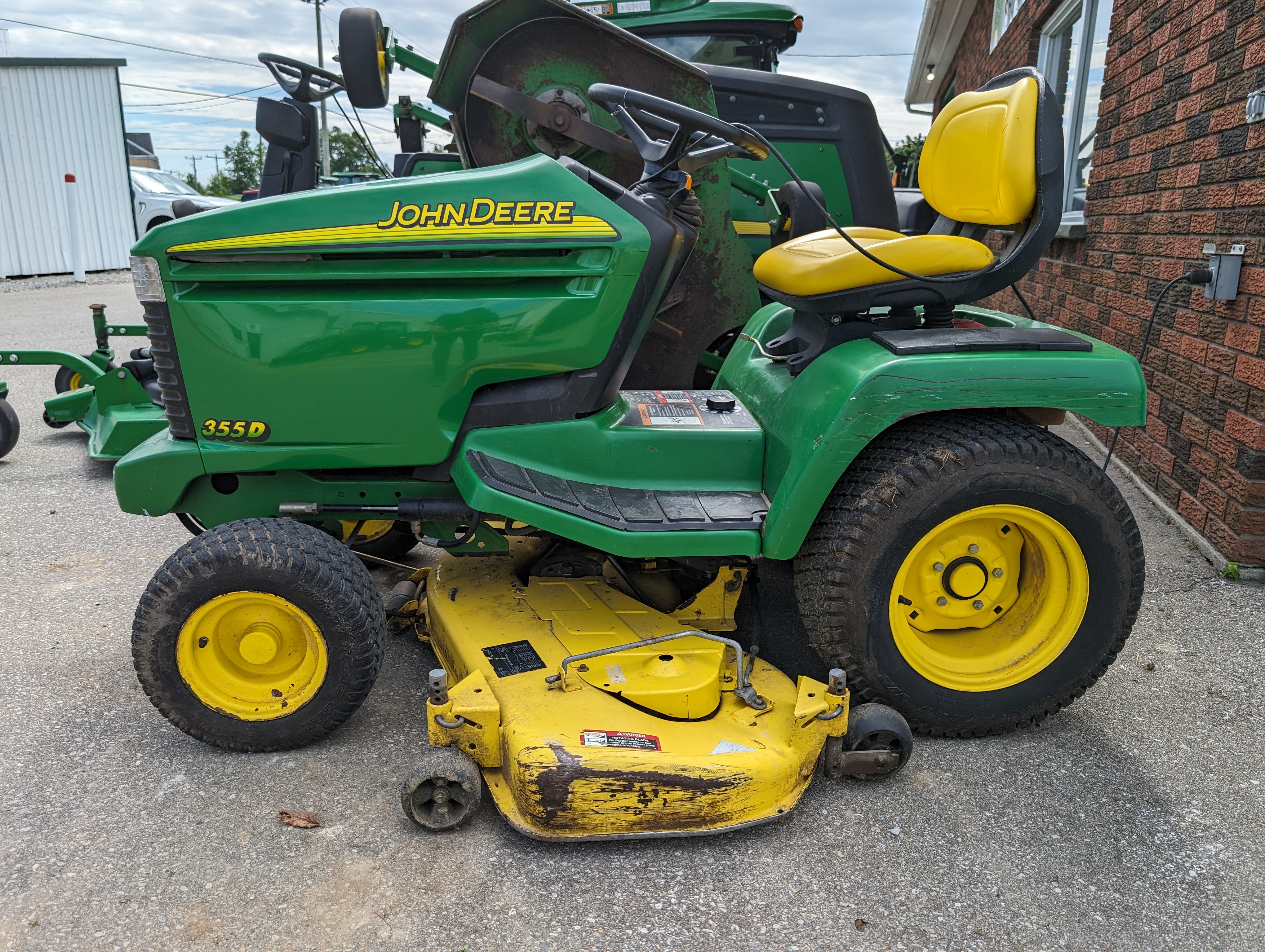 2000 John Deere 355D/54″