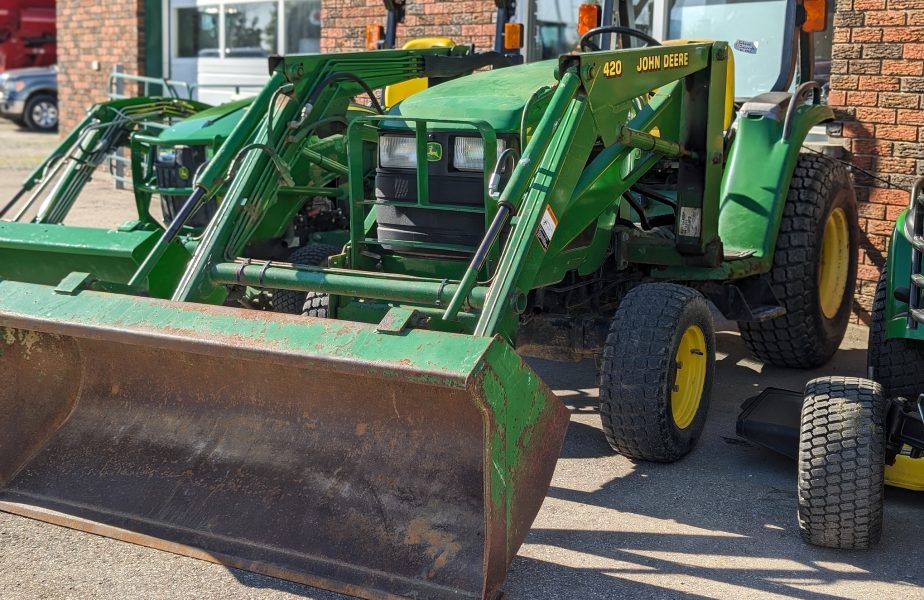 1999 John Deere 4200