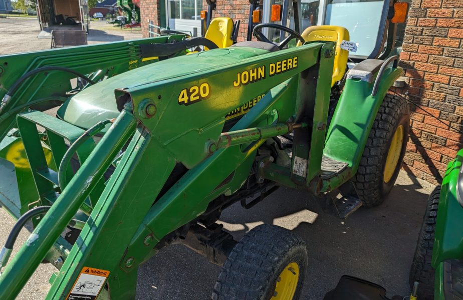 1999 John Deere 4200