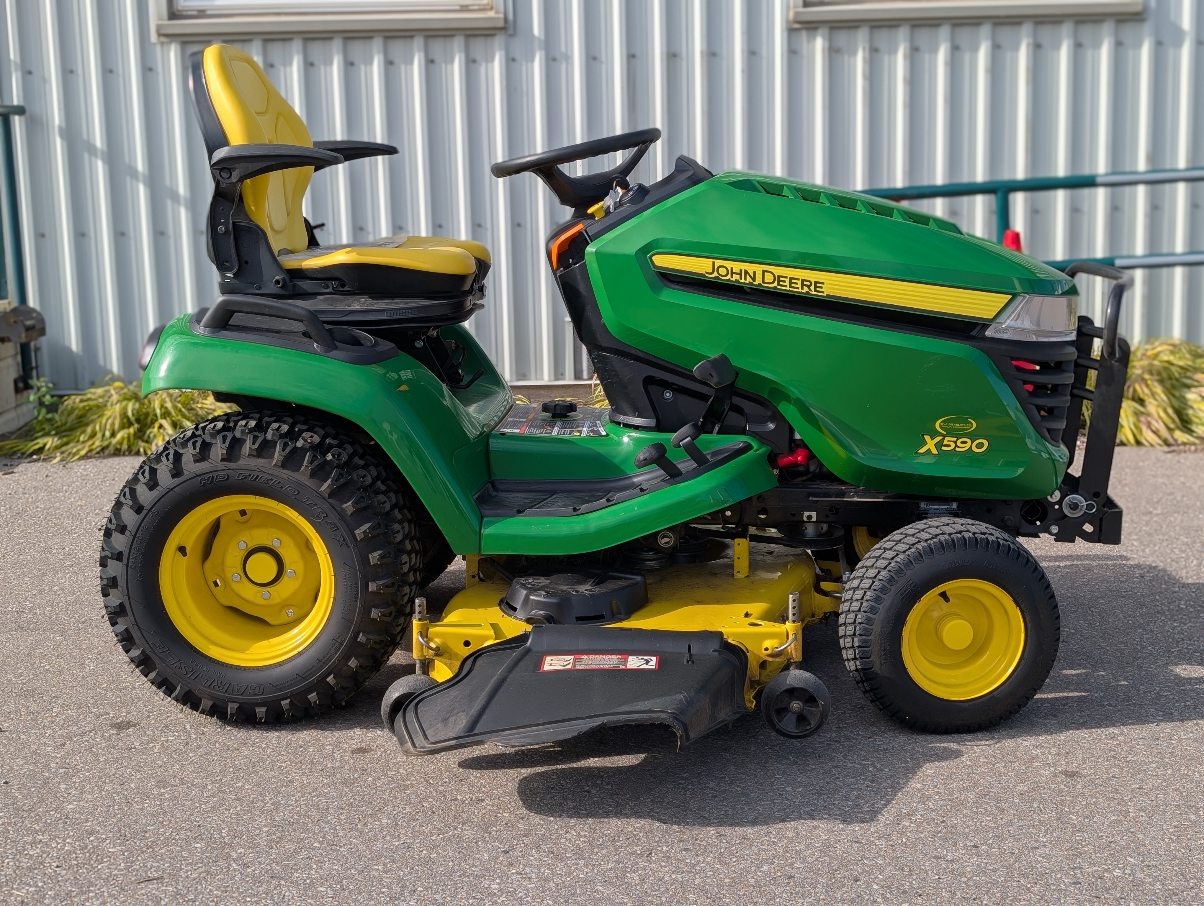 2021 John Deere X590