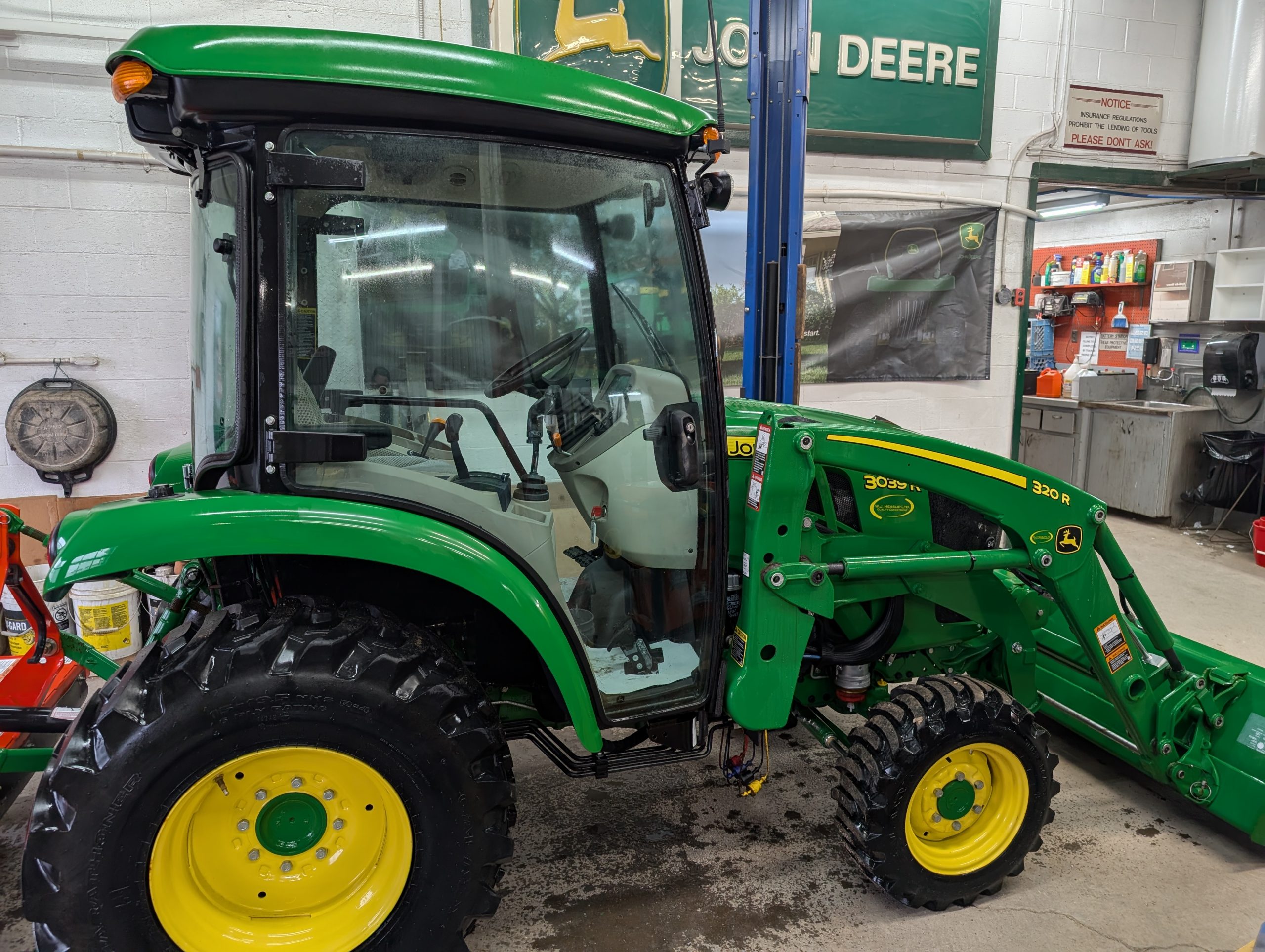 2022 John Deere 3039R